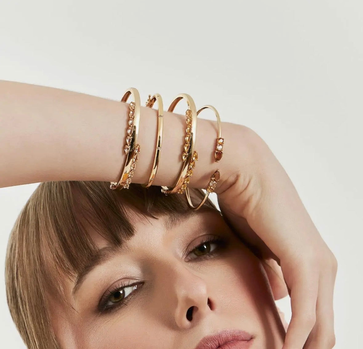 BRACELETE ALGEMA COM TRÊS FILEIRAS DE ZIRCÔNIAS